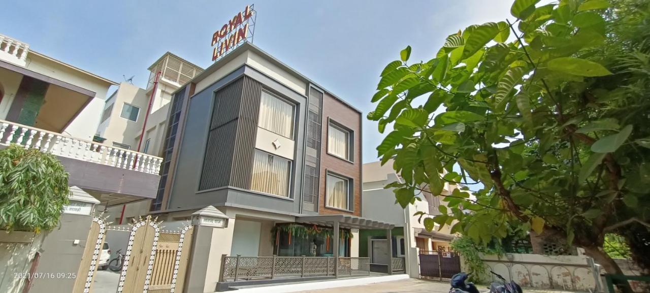 Hotel Royal Livin Váránaszi Kültér fotó