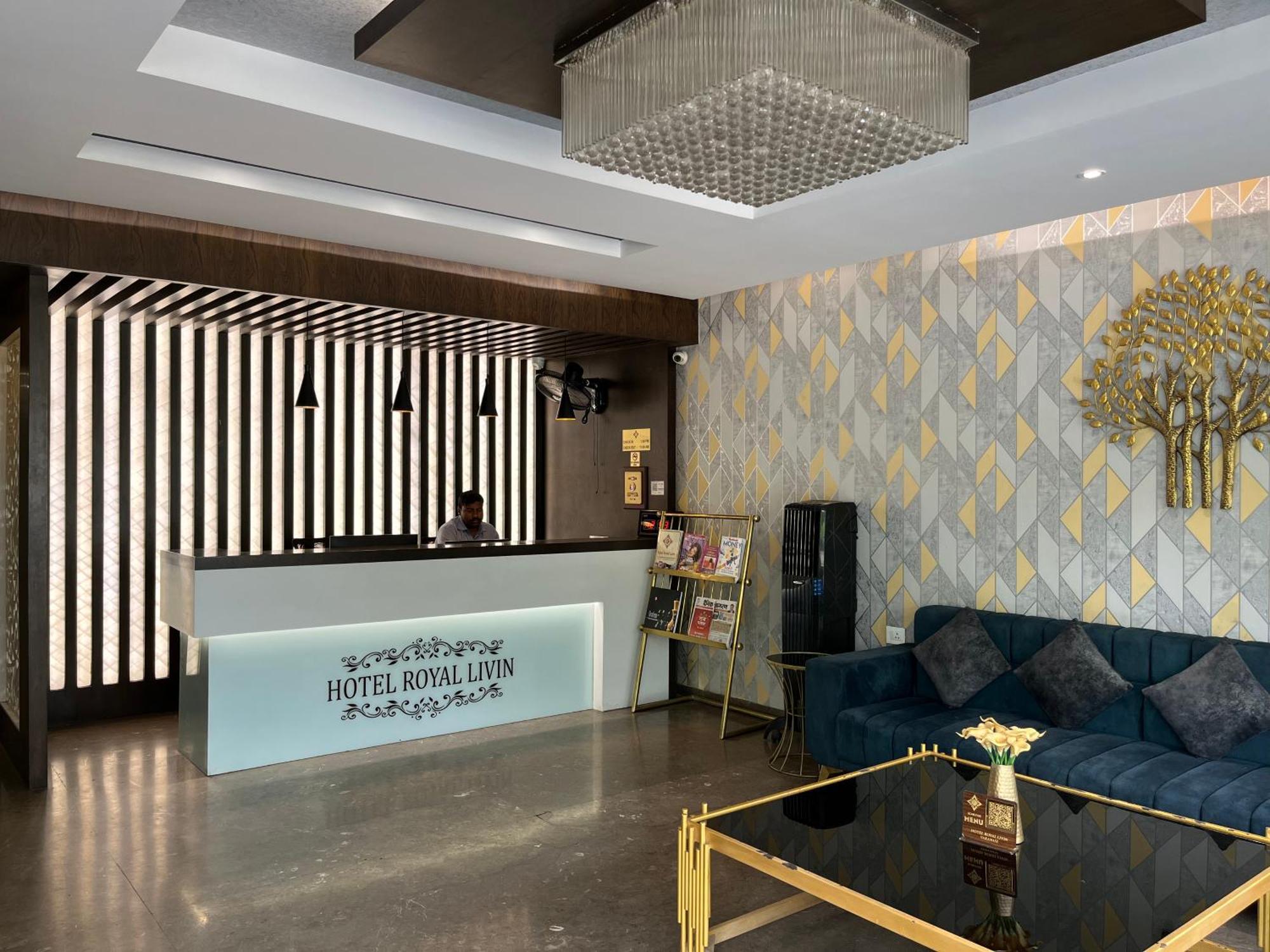 Hotel Royal Livin Váránaszi Kültér fotó